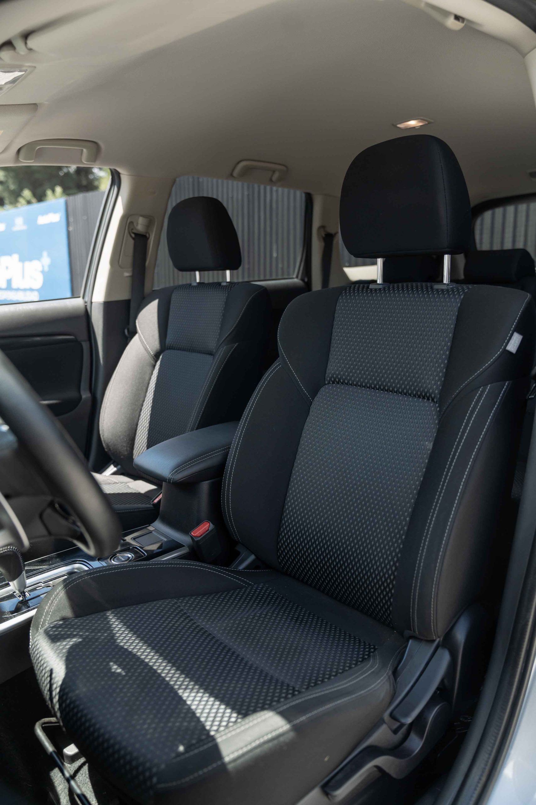 MITSUBISHI OUTLANDER - 2020 - Imagen 10