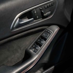 MERCEDES BENZ GLA220 – 2014